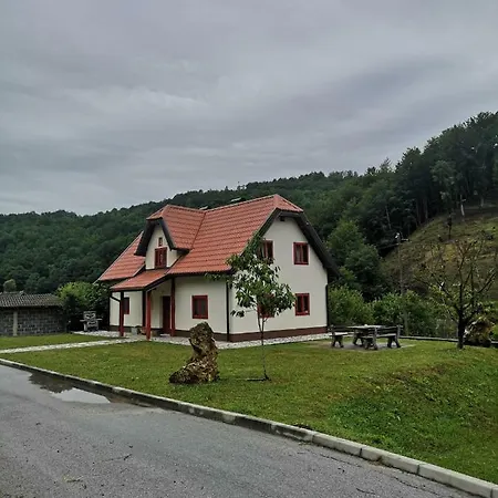 ロッジ Etno Kuca/apartman Kreševo